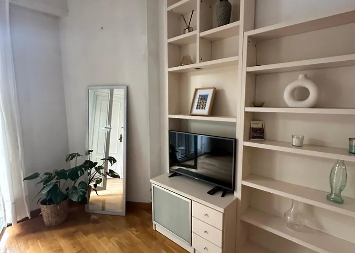 In Spacious In City Center